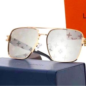 Beautiful sunglasses coming with box and dust bag.for man or woman.